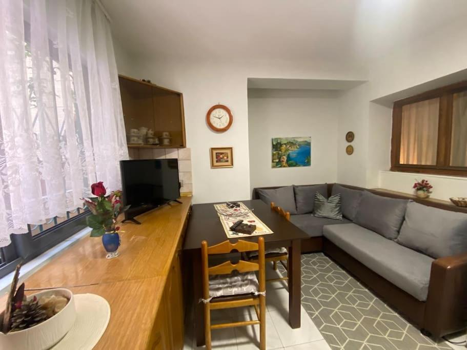 Dani Two Bedroom In Center Of Tirana